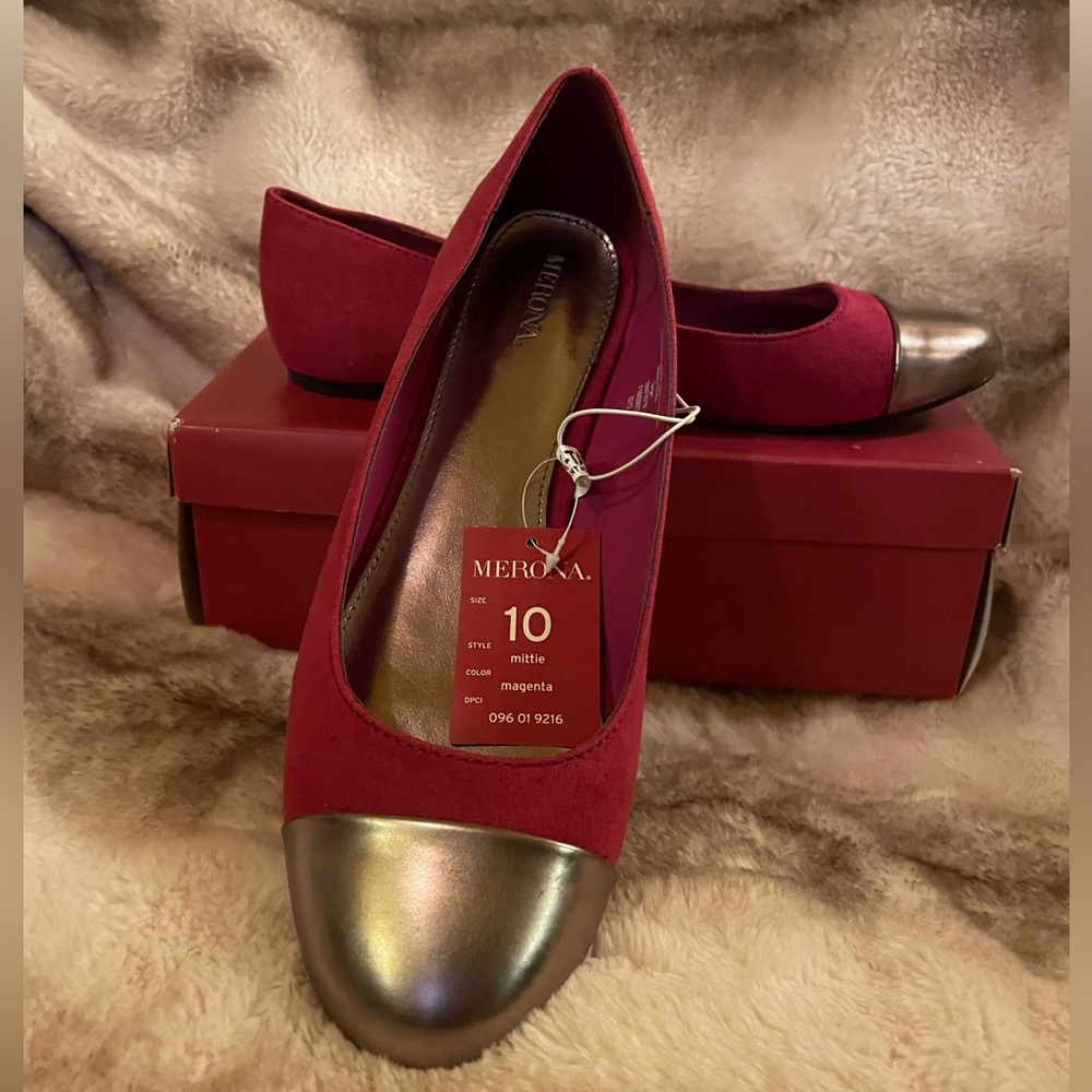 New in box Merona Mittie toe capped burgundy ballet flats, size 10